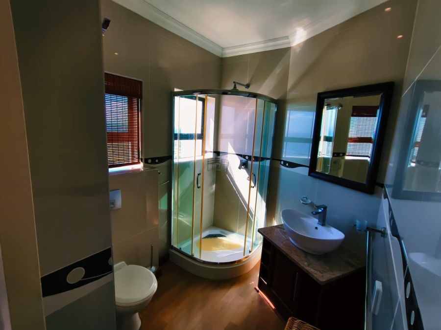 5 Bedroom Property for Sale in Blueberry Hill Western Cape